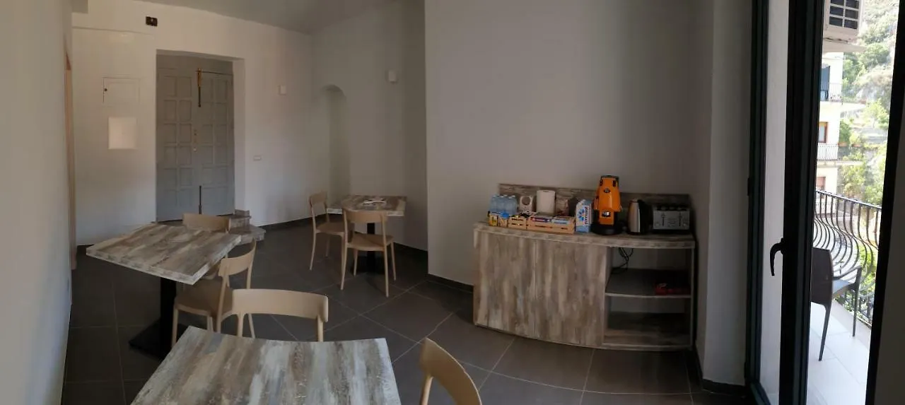 Hotel New Casa Corvaja Taormina 0*,  Italia